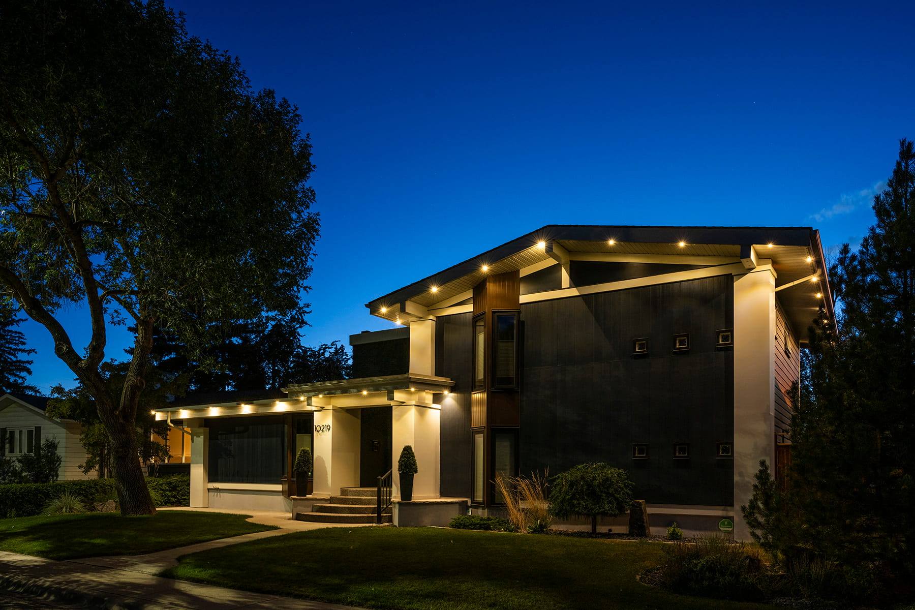 Modern bungalow with warm white Gemstone architectural lighting